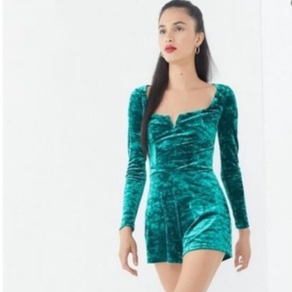 Urban Outfitters Sasha Emerald Green Crushed Velvet Romper XS - Picture 1 of 3